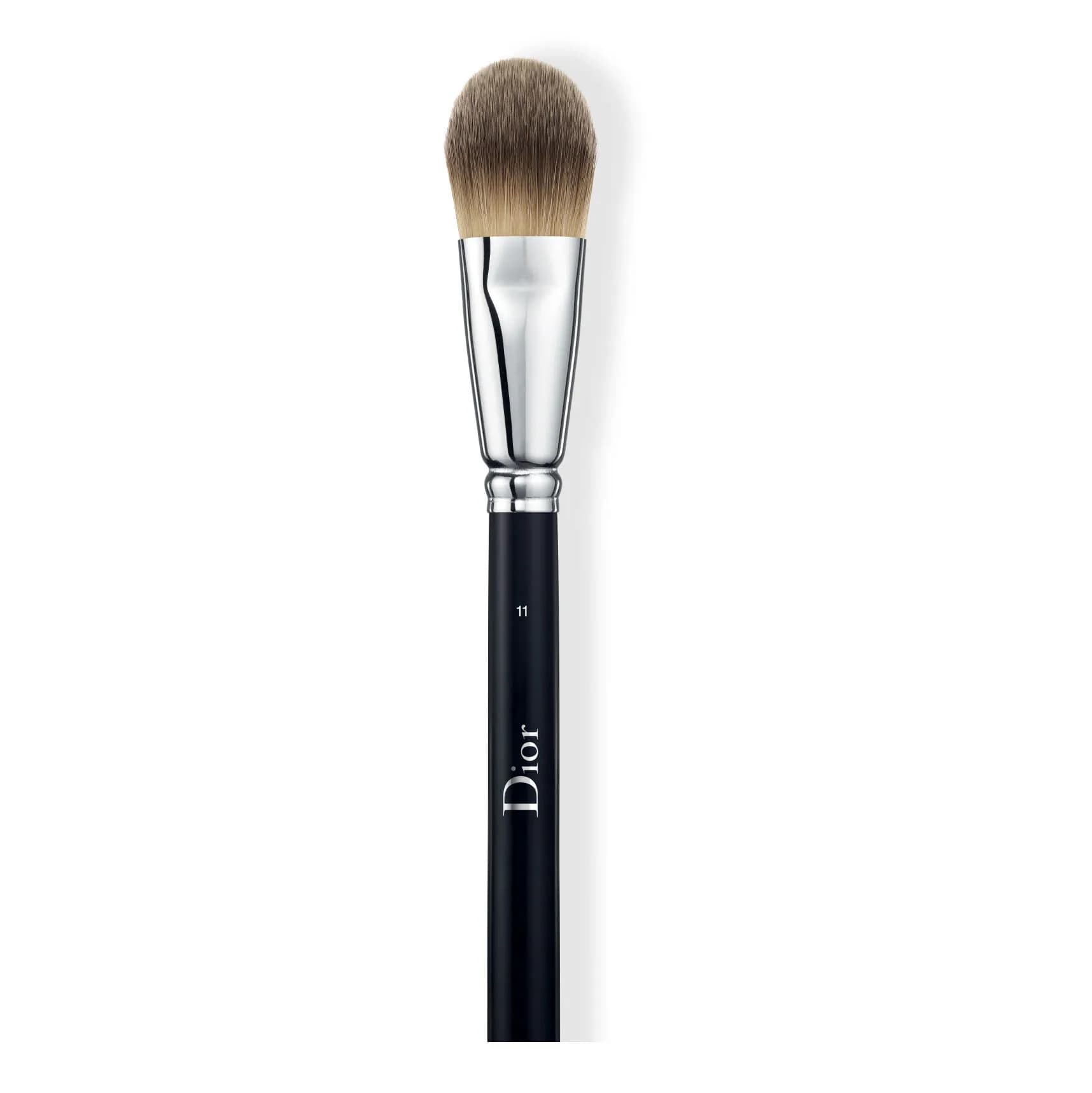 Light Coverage Fluid Foundation Brush N° 11