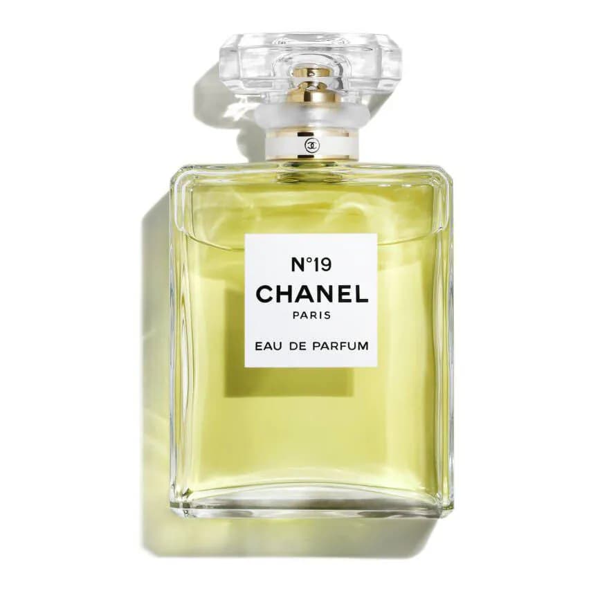 N°19 - Eau De Parfum Spray