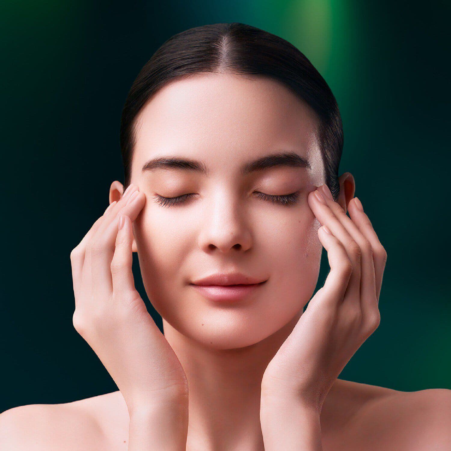 Future Solution LX: Legendary Enmei Ultimate Radiance Eye Cream
