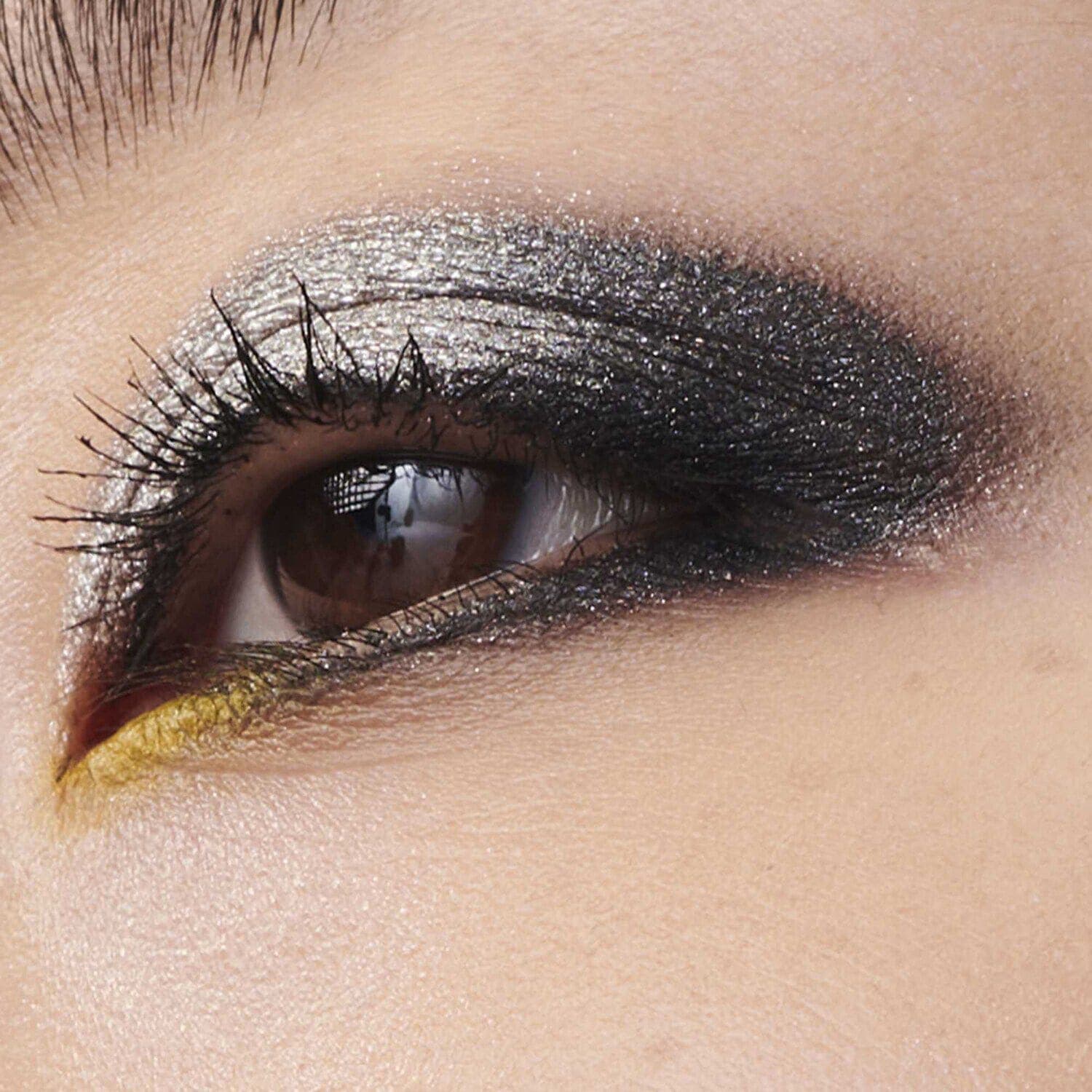 Prada Dimensions - Durable Multi-Effect Eyeshadow Palette