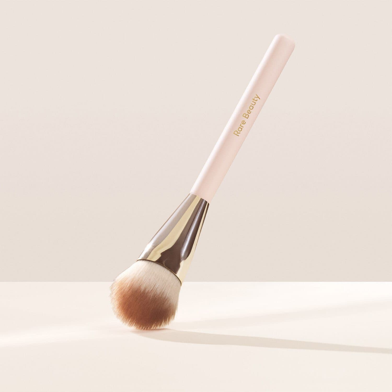 SOFT PINCH LIQUID BLUSH BRUSH