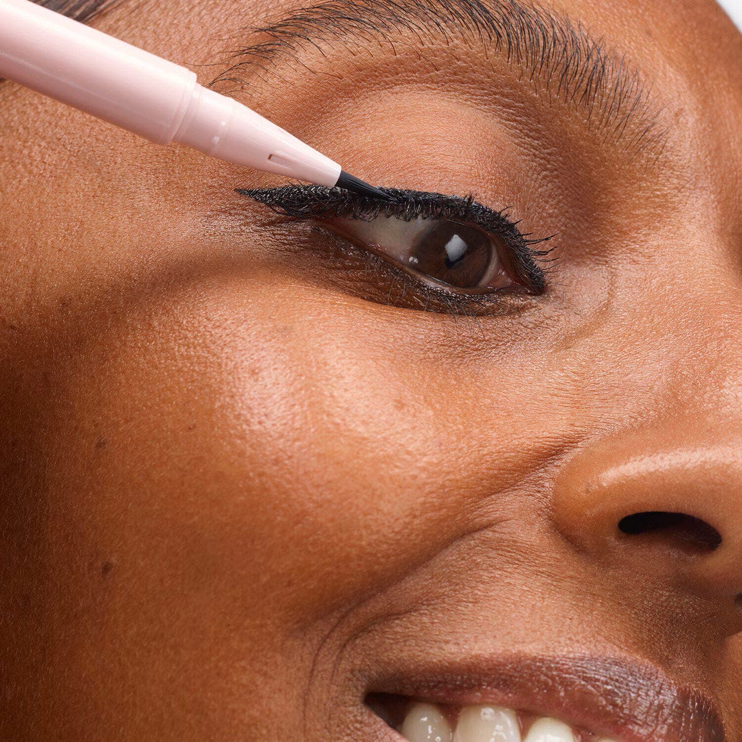 Pro Tip Long-Wearing Liquid Eyeliner Pen