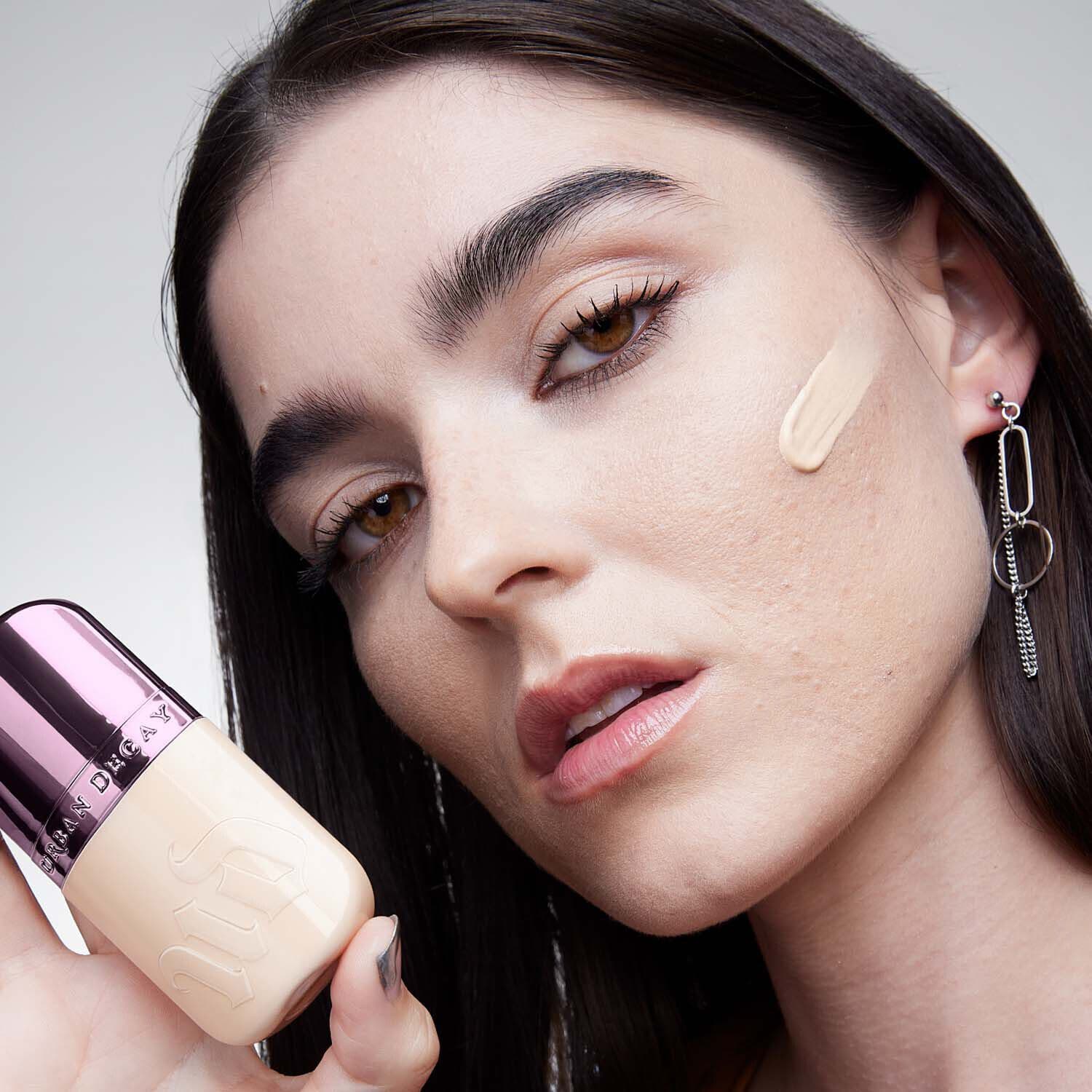 Face Bond Self-Setting Waterproof Foundation