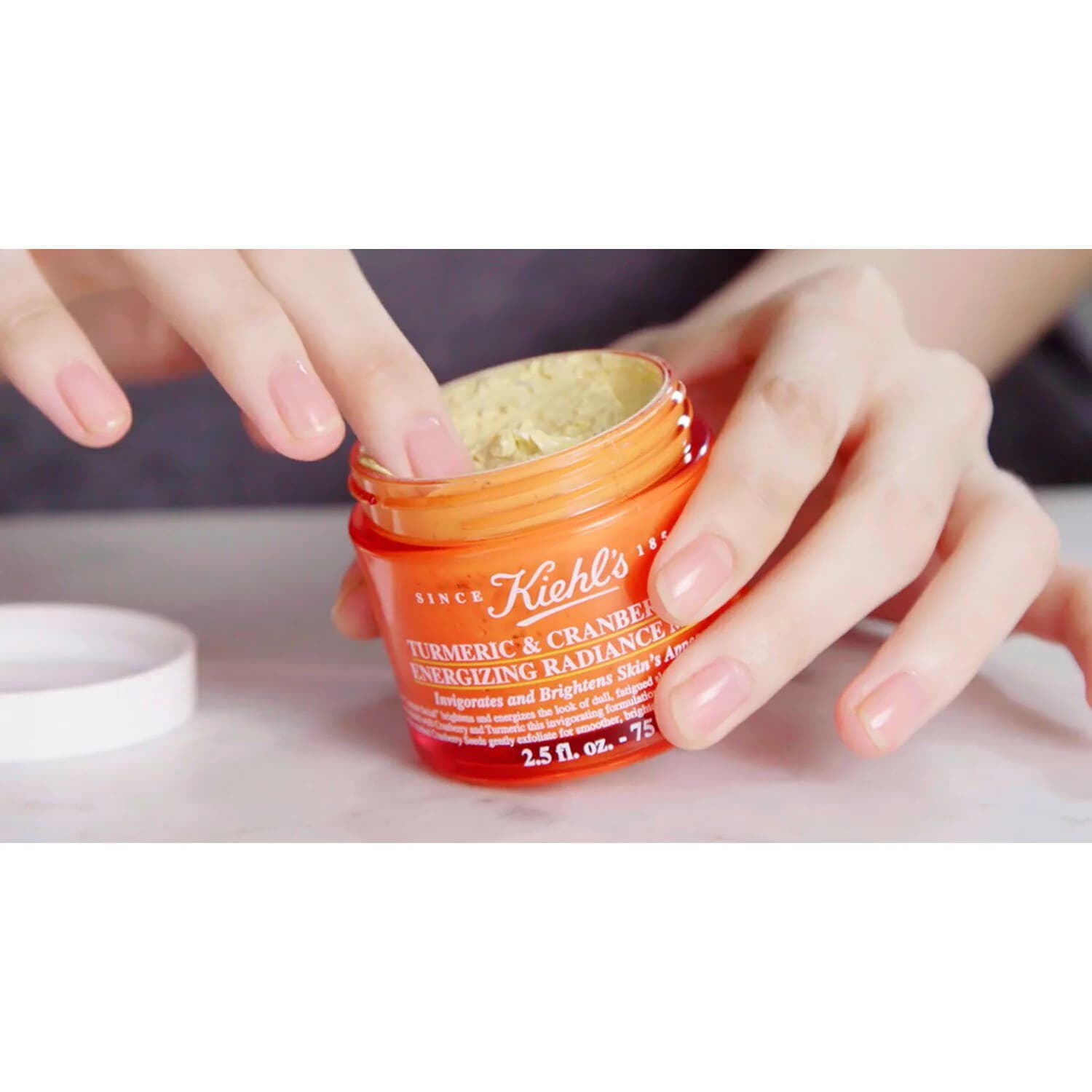 Turmeric & Cranberry Seed Energizing Radiance Face Mask