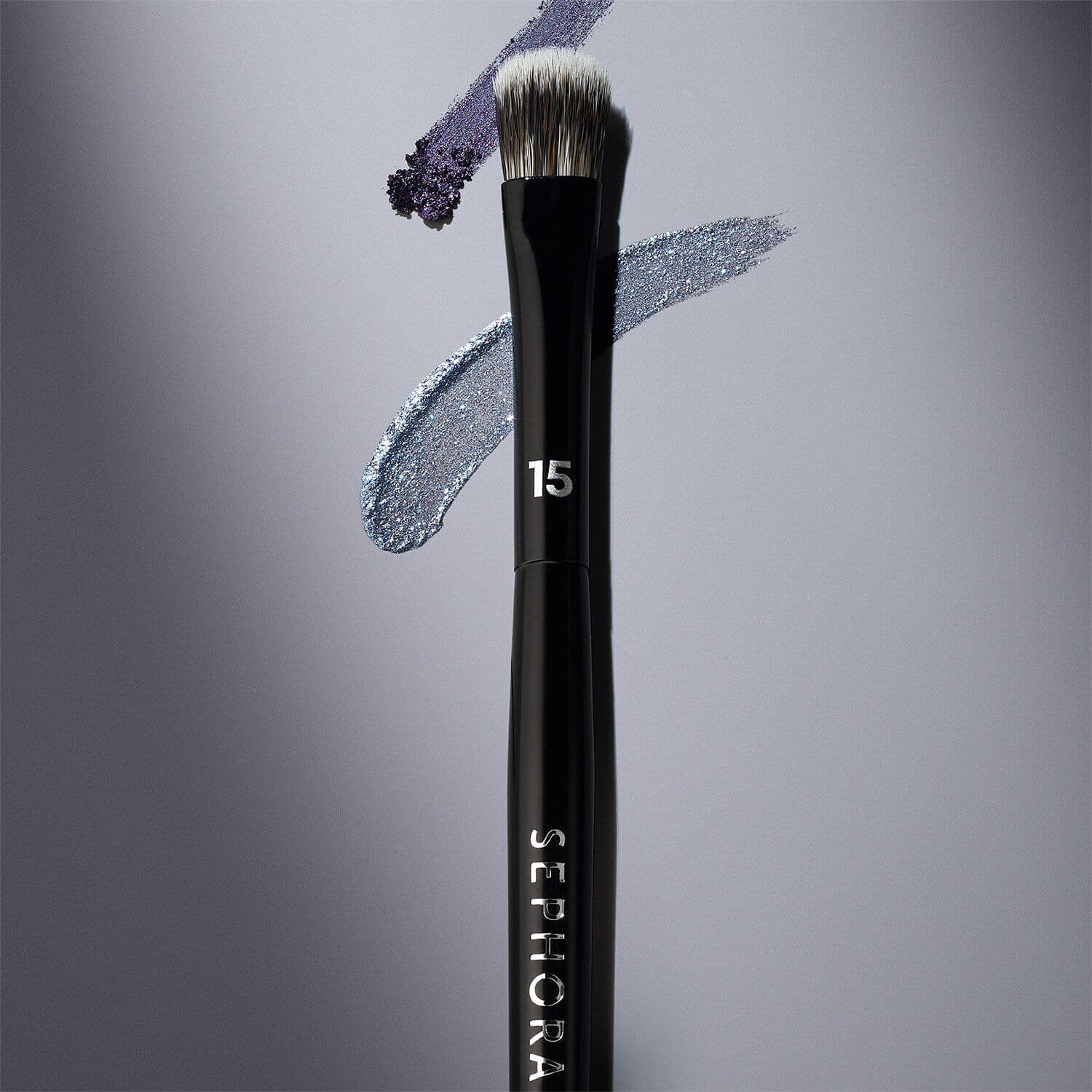 Professional brush Pro Eyeshadow Brush #15