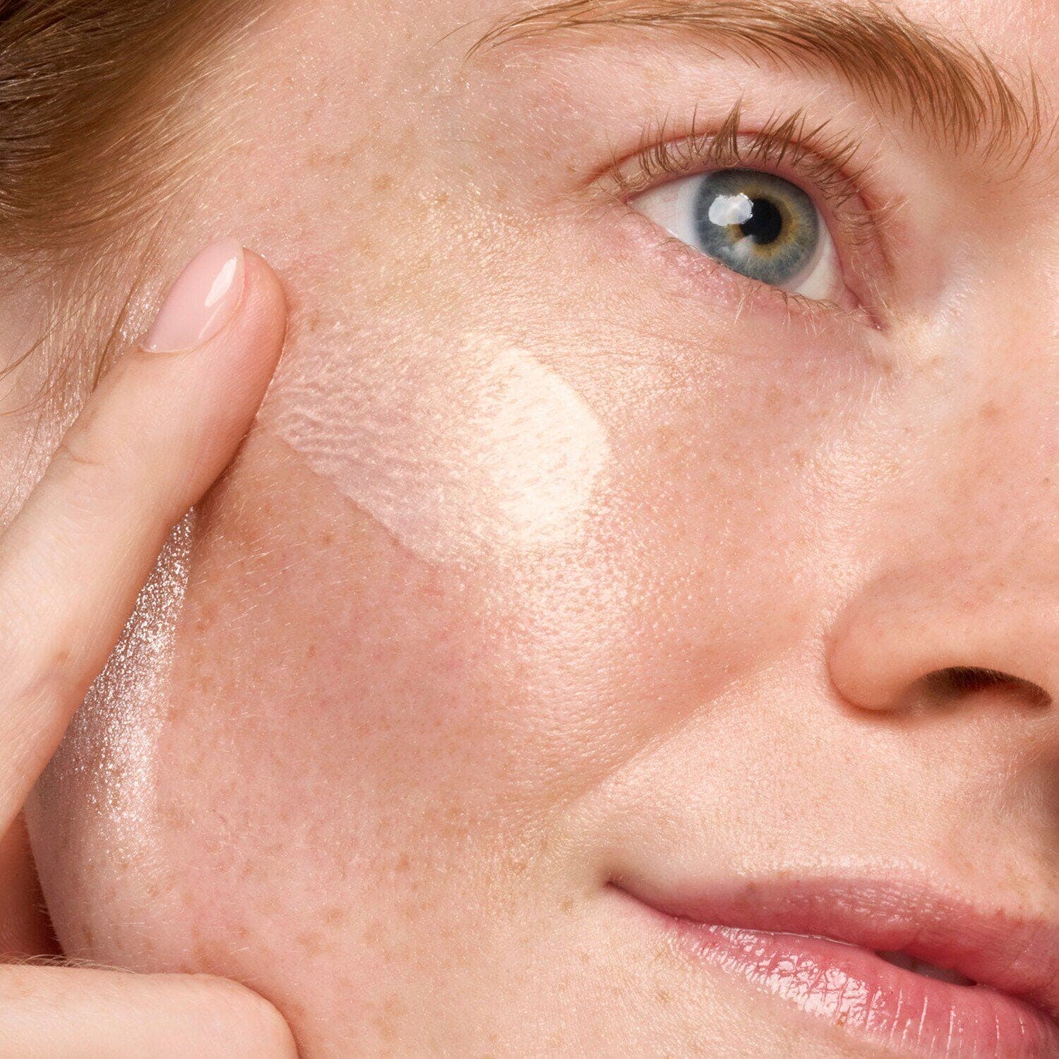 B12 Base Thinner Luminous Vitamin Pearl Boosting Serum
