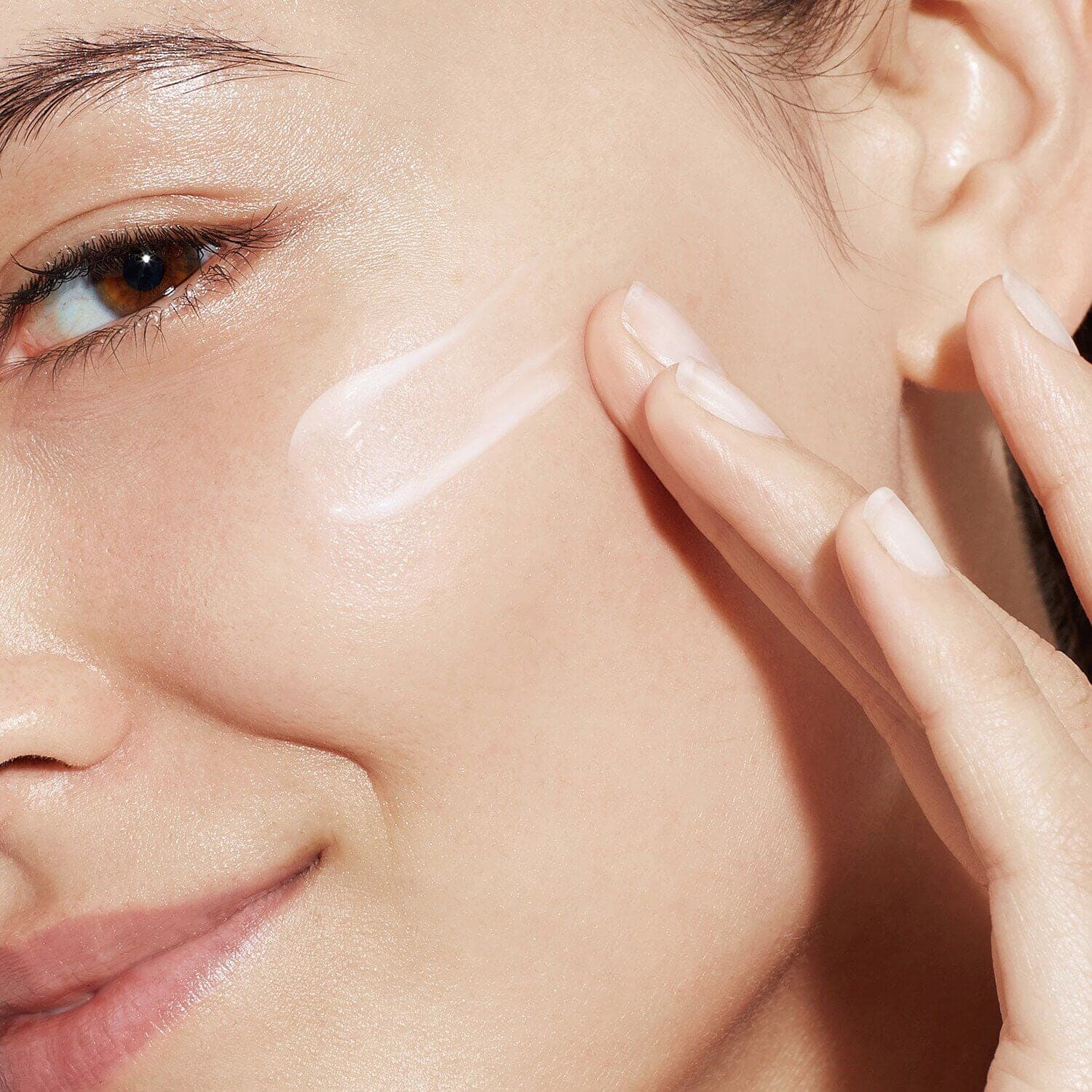 HydraZen Anti Stress Glow - Lightweight liquid hyaluronic acid moisturizer