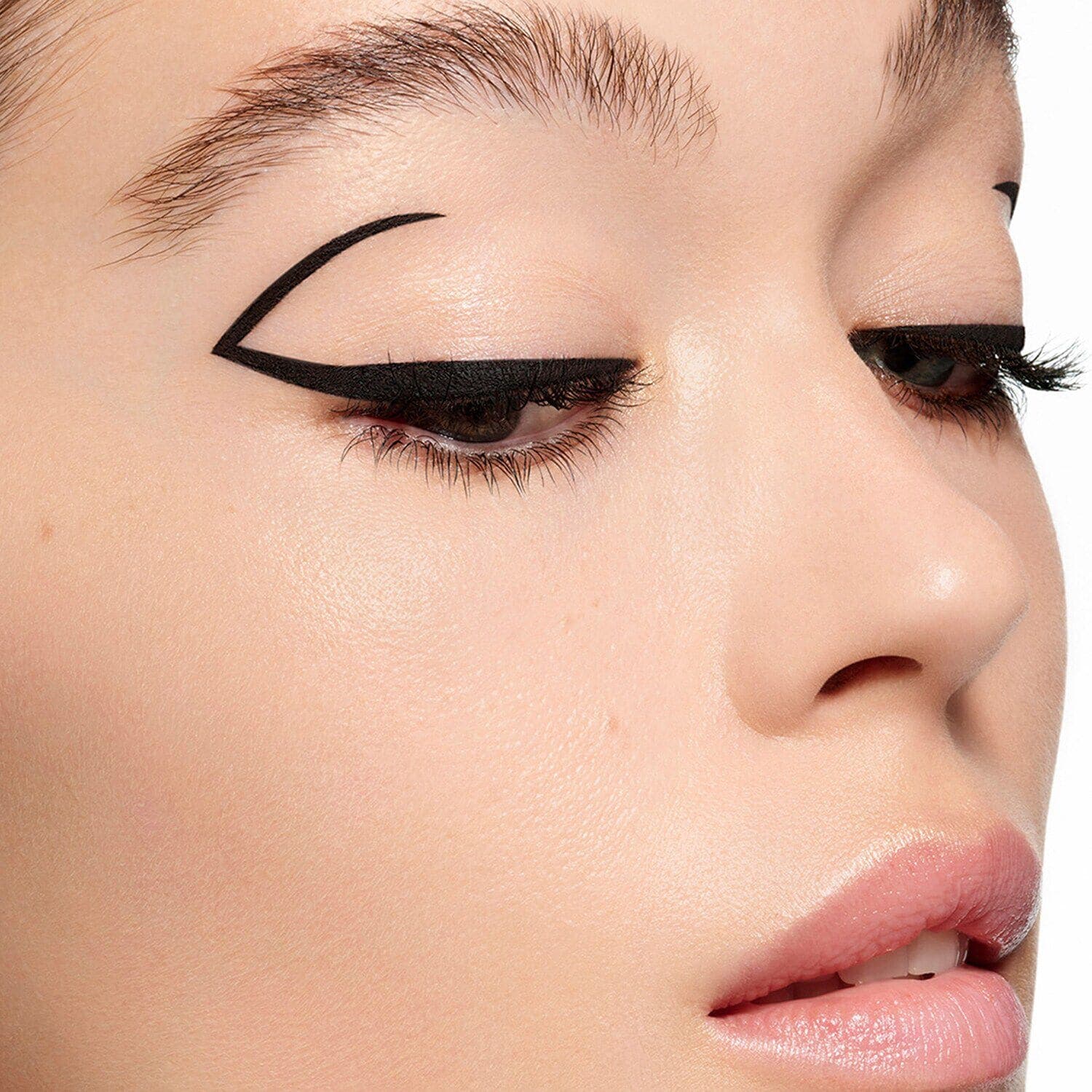 Noir G 24H Graphic Liner - Waterproof high-precision eyeliner pen