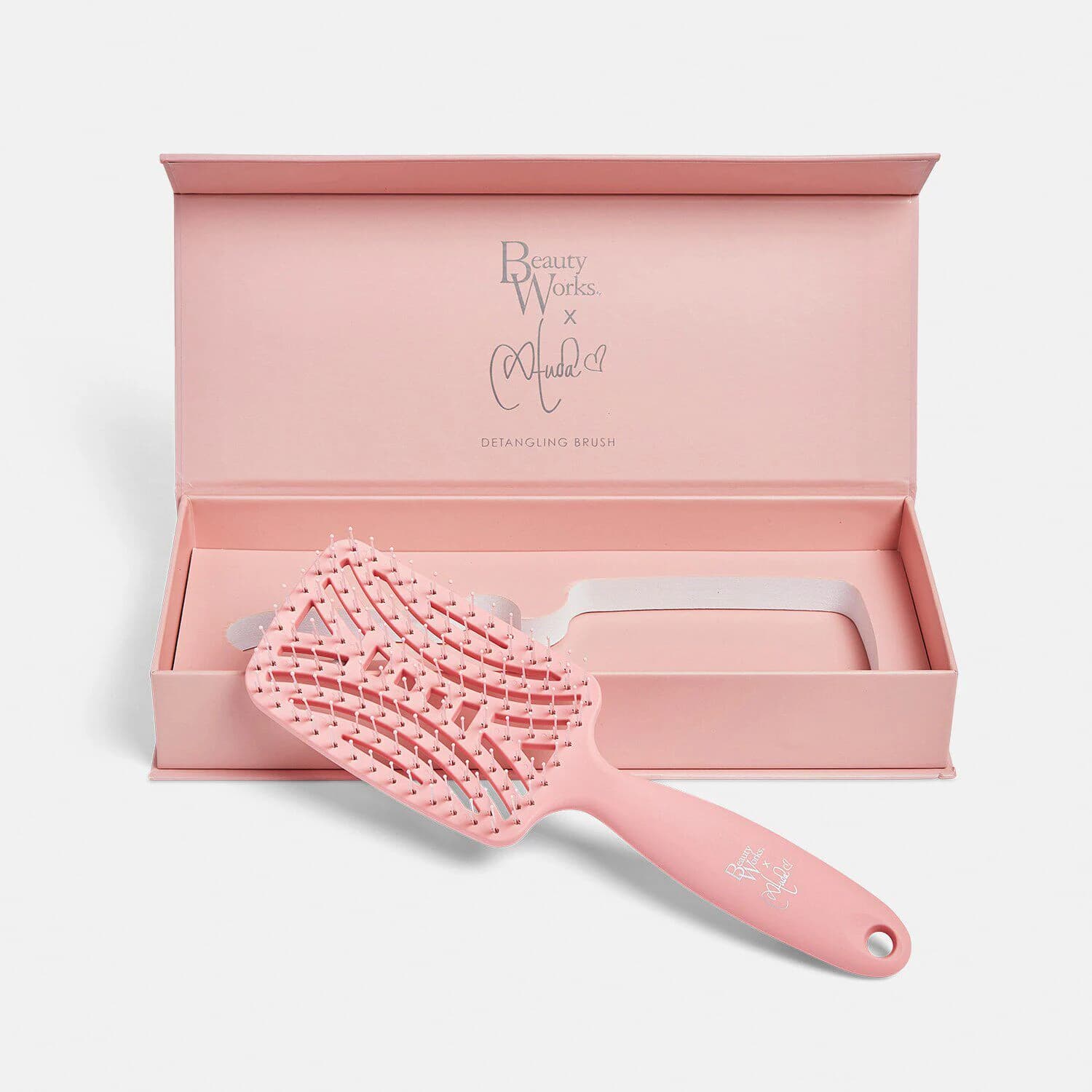 Beauty Works X HUDA Detangle Brush