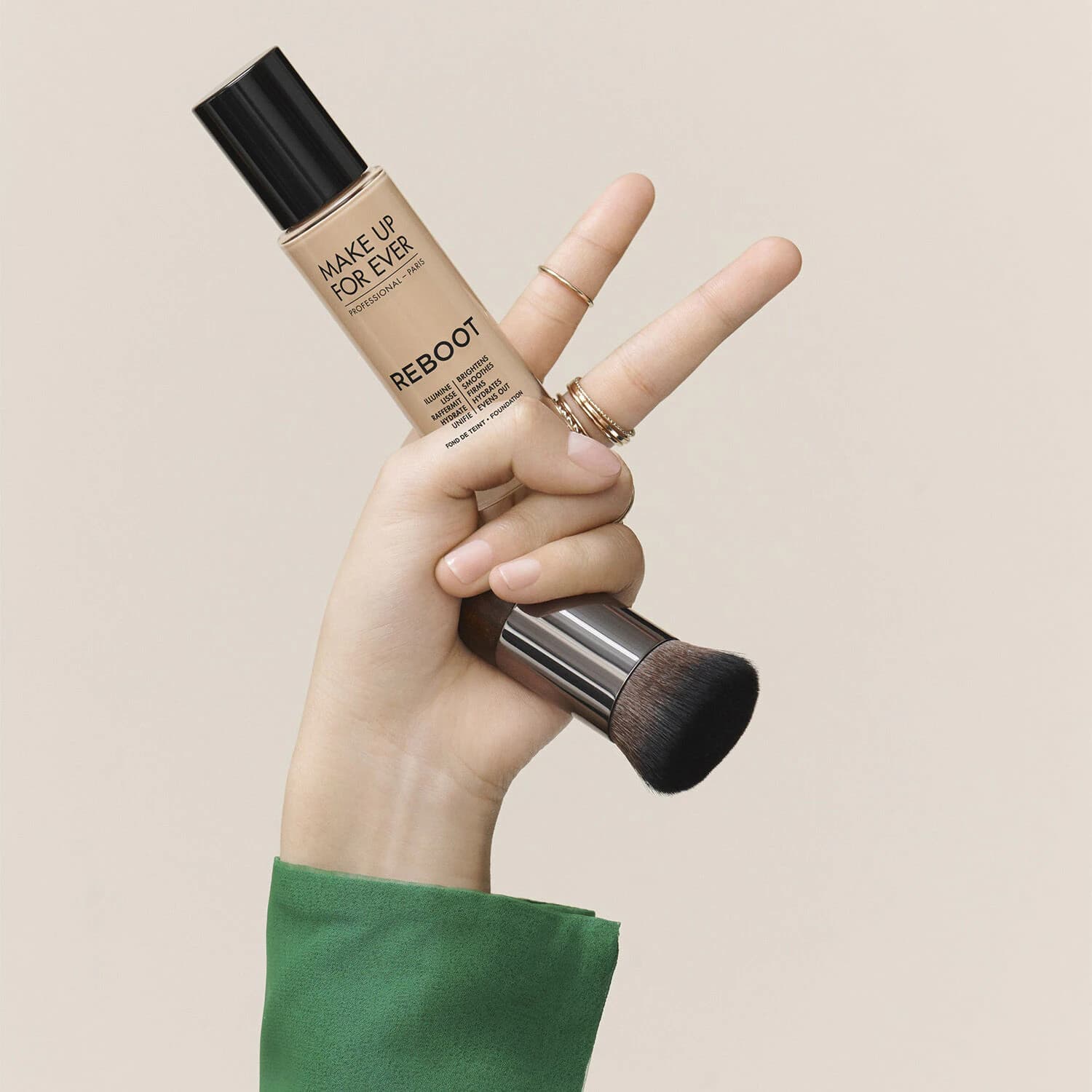 112 BUFFING FOUNDATION BRUSH