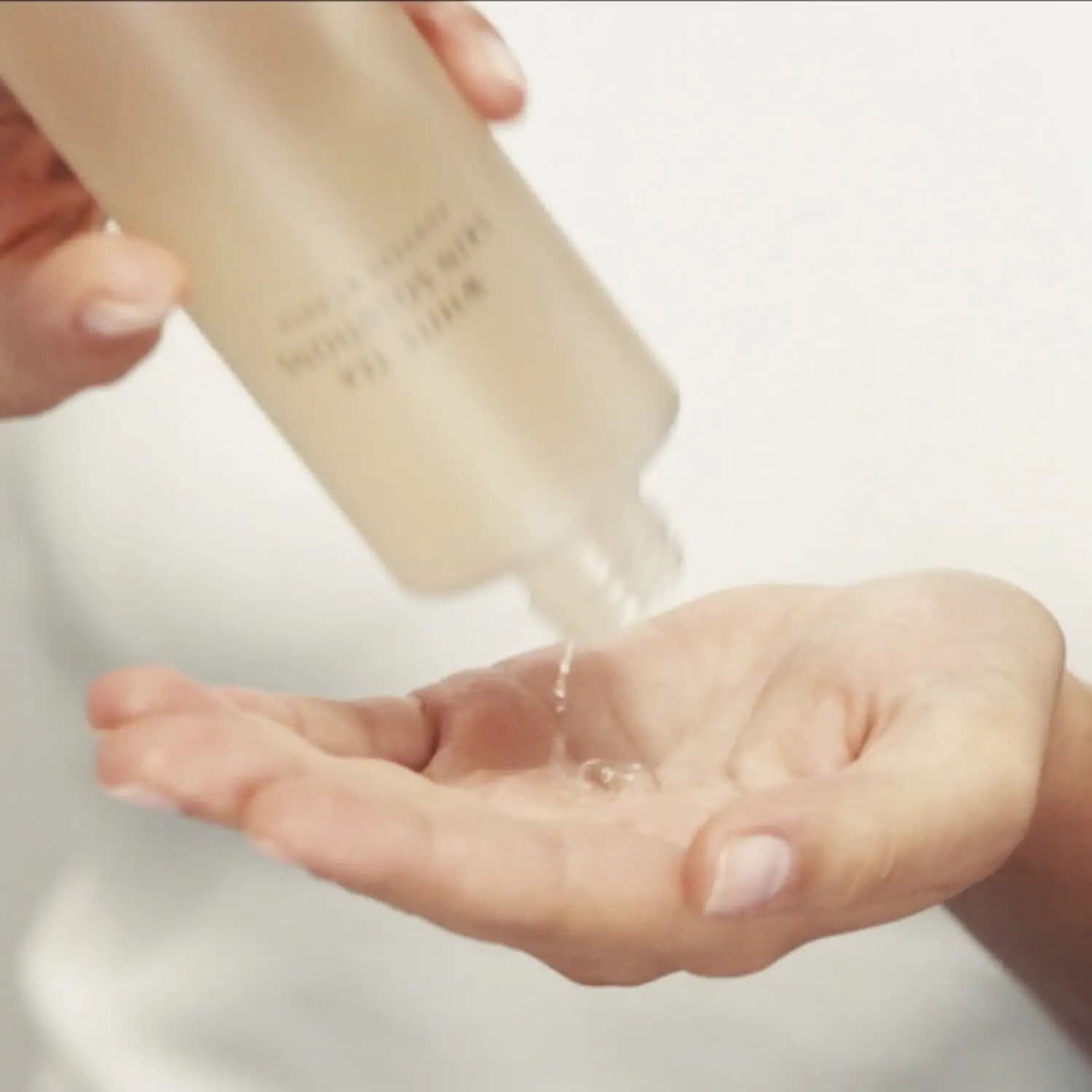 White Tea Skin Solutions Moisture Infusing Bi-Phase Toning Lotion